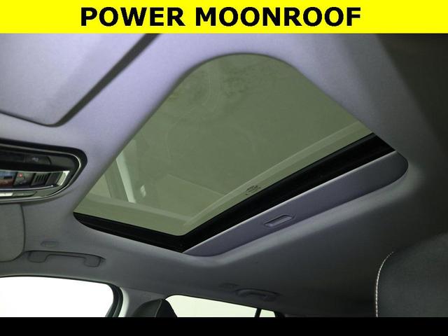 Photo of 2023 Diamond Black Crystal Pearlcoat Jeep Grand Cherokee