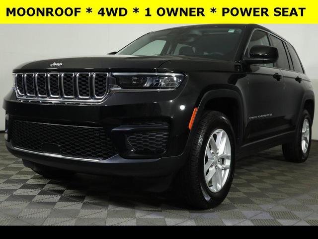 Photo of 2023 Diamond Black Crystal Pearlcoat Jeep Grand Cherokee