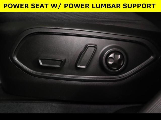Photo of 2023 Diamond Black Crystal Pearlcoat Jeep Grand Cherokee