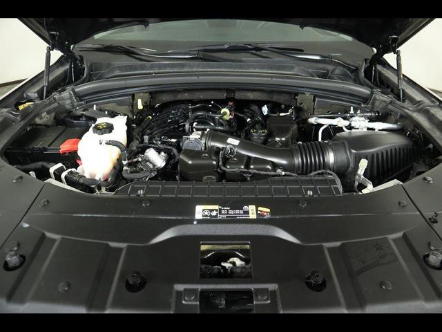 Photo of 2023 Diamond Black Crystal Pearlcoat Jeep Grand Cherokee