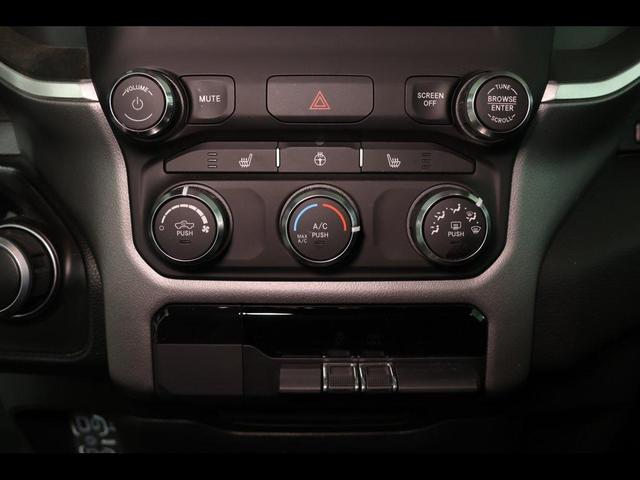 Photo of 2023 Diamond Black Crystal Pearlcoat RAM 1500