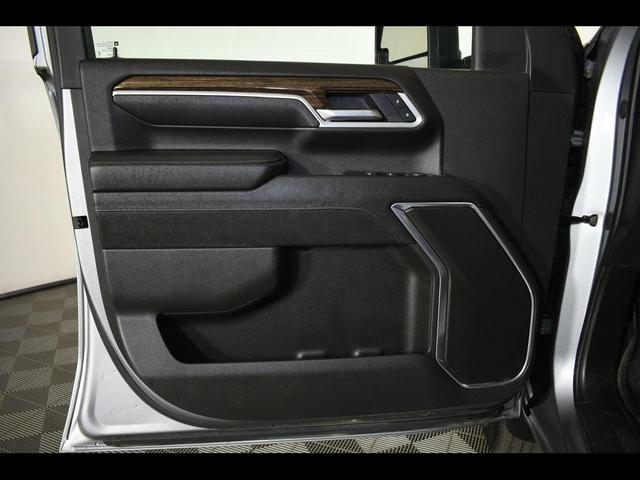 Photo of 2025 Sterling Metallic GMC Sierra 2500