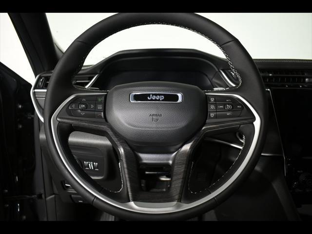 Photo of 2025 Baltic Gray Metallic Clearcoat Jeep Grand Cherokee L