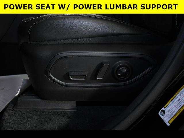 Photo of 2023 Diamond Black Crystal Pearlcoat Jeep Grand Cherokee