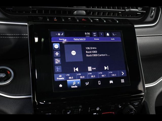 Photo of 2023 Diamond Black Crystal Pearlcoat Jeep Grand Cherokee