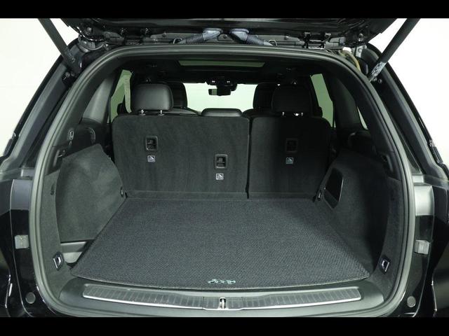 Photo of 2023 Diamond Black Crystal Pearlcoat Jeep Grand Cherokee