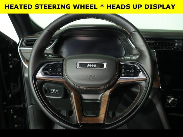 Photo of 2023 Diamond Black Crystal Pearlcoat Jeep Grand Cherokee