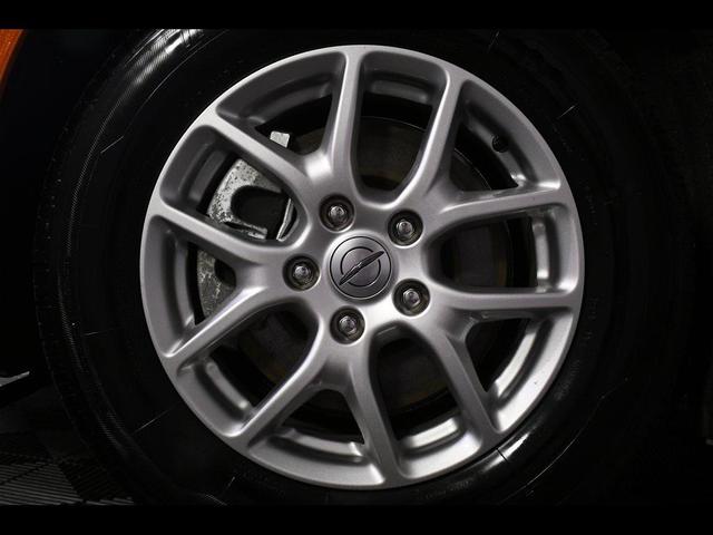 Photo of 2024 Bright White Clearcoat Chrysler Pacifica