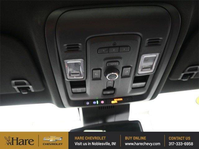 Photo of 2023 White Frost Tri-Coat GMC Yukon