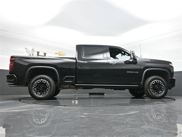 Photo of 2022 Black Chevrolet Silverado 3500