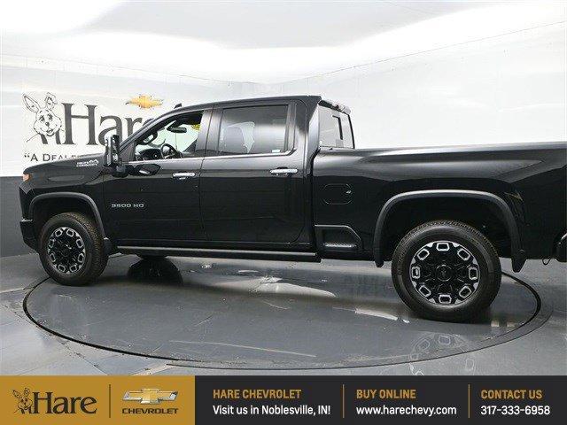 Photo of 2022 Black Chevrolet Silverado 3500