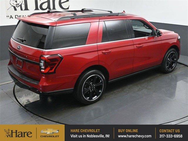 Photo of 2022 Red Metallic Ford Expedition