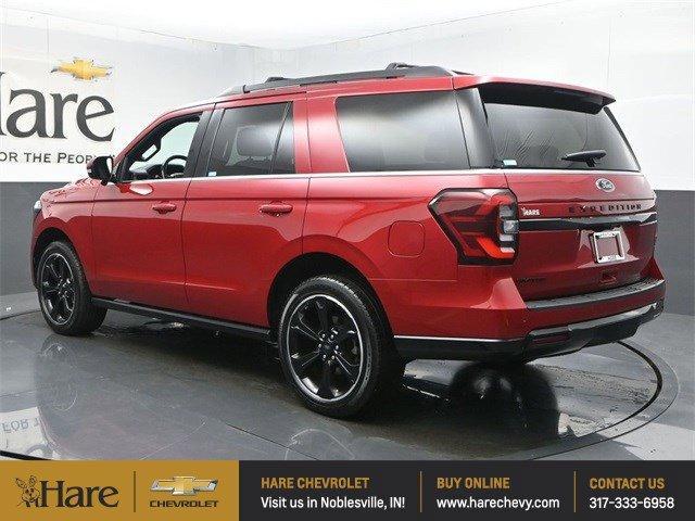 Photo of 2022 Red Metallic Ford Expedition