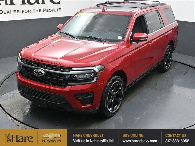 Photo of 2022 Red Metallic Ford Expedition