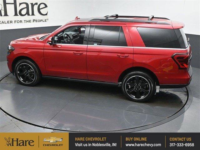 Photo of 2022 Red Metallic Ford Expedition