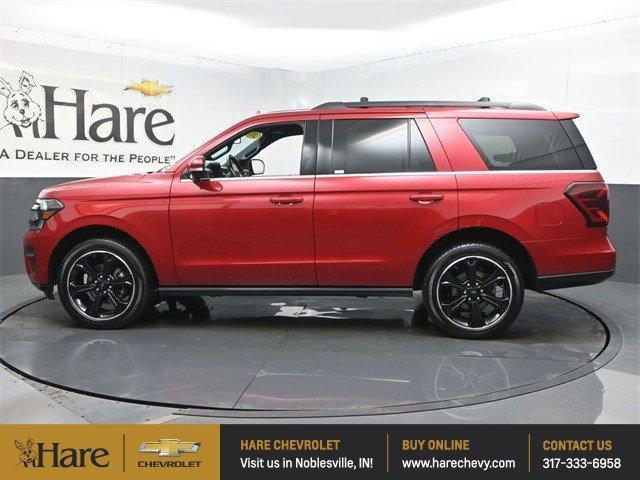 Photo of 2022 Red Metallic Ford Expedition