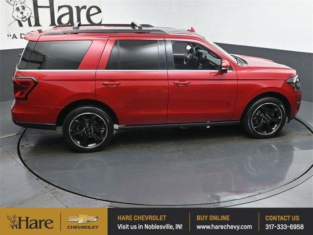 Photo of 2022 Red Metallic Ford Expedition