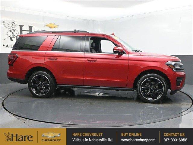 Photo of 2022 Red Metallic Ford Expedition