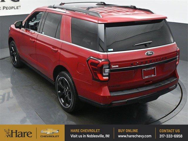 Photo of 2022 Red Metallic Ford Expedition