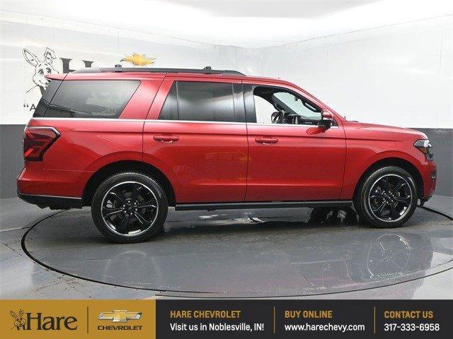 Photo of 2022 Red Metallic Ford Expedition