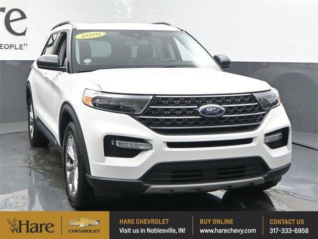 Photo of 2020 White Ford Explorer
