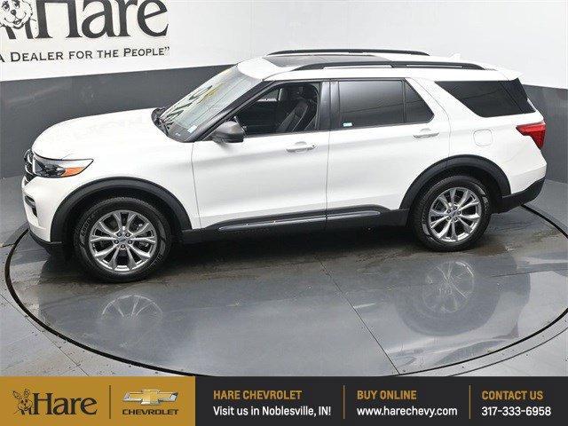 Photo of 2020 White Ford Explorer