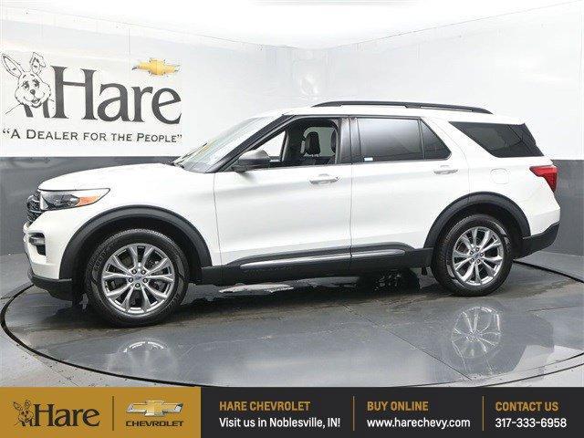 Photo of 2020 White Ford Explorer
