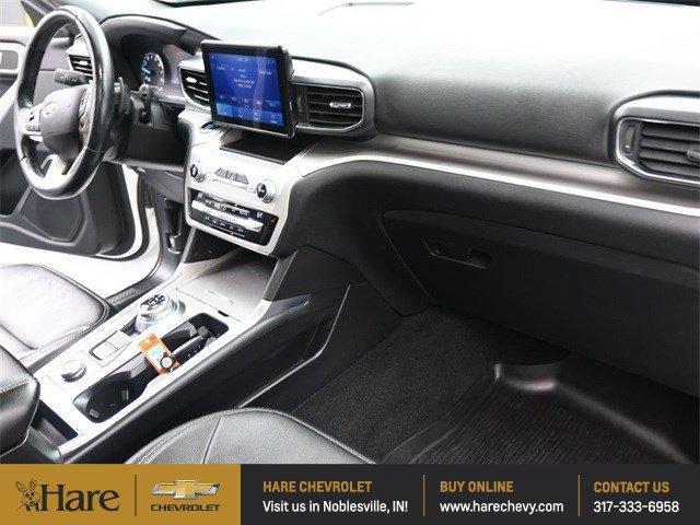 Photo of 2020 White Ford Explorer