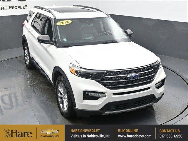Photo of 2020 White Ford Explorer