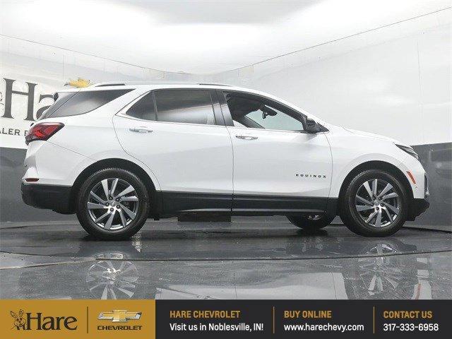 Photo of 2022 Summit White Chevrolet Equinox