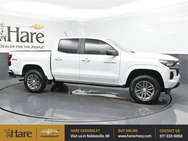 Photo of 2024 Summit White Chevrolet Colorado