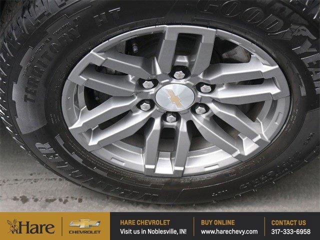 Photo of 2024 Summit White Chevrolet Colorado