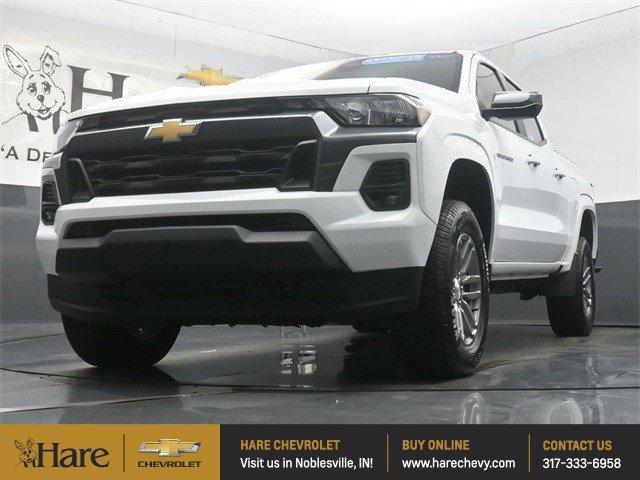 Photo of 2024 Summit White Chevrolet Colorado