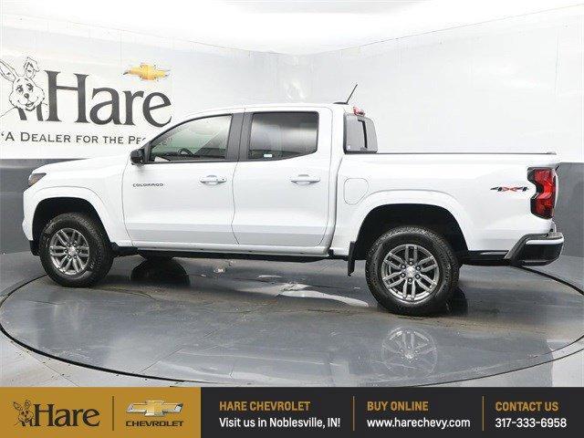 Photo of 2024 Summit White Chevrolet Colorado
