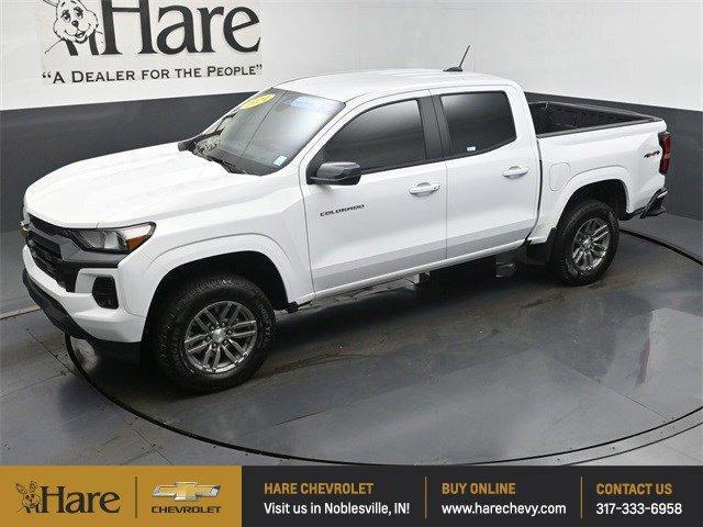 Photo of 2024 Summit White Chevrolet Colorado