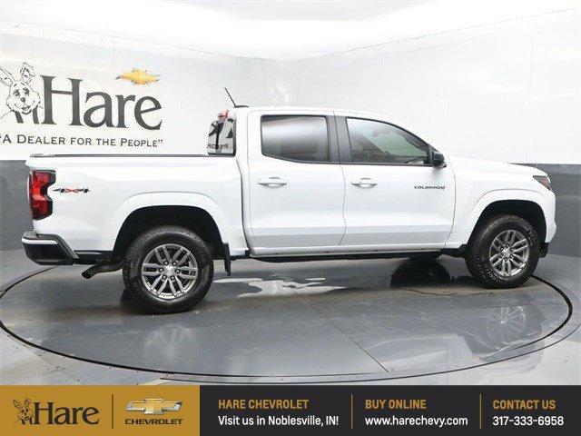 Photo of 2024 Summit White Chevrolet Colorado