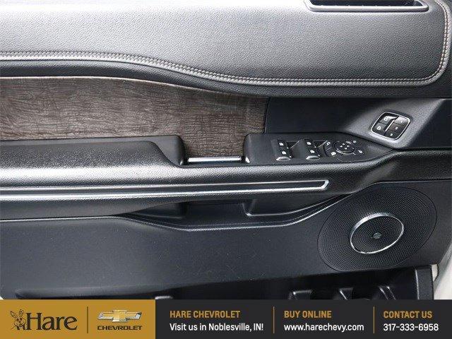 Photo of 2021 White Ford Expedition