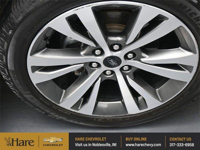 Photo of 2021 White Ford Expedition