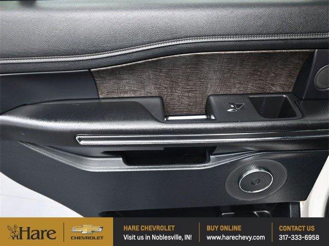 Photo of 2021 White Ford Expedition
