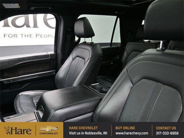 Photo of 2021 White Ford Expedition