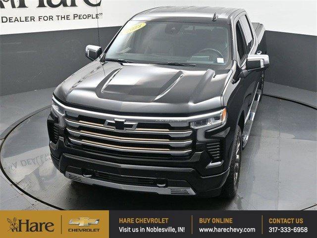 Photo of 2022 Black Chevrolet Silverado 1500