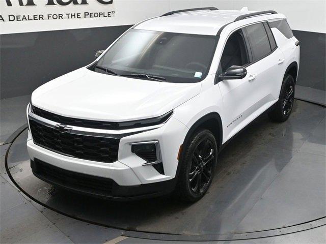 Photo of 2026 Summit White Chevrolet Traverse