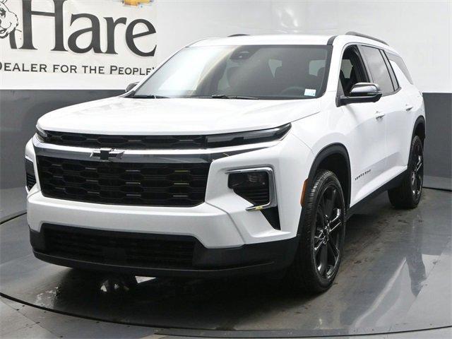 Photo of 2026 Summit White Chevrolet Traverse