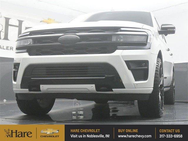 Photo of 2024 Star White Ford Expedition Max