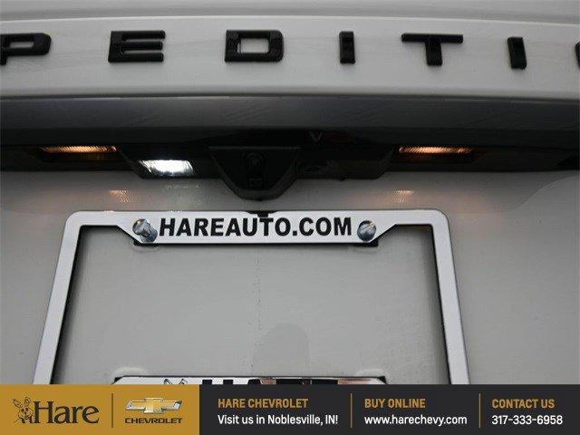 Photo of 2024 Star White Ford Expedition Max