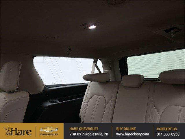 Photo of 2024 Star White Ford Expedition Max