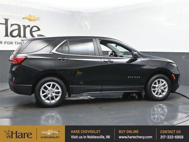 Photo of 2022 Mosaic Black Metallic Chevrolet Equinox