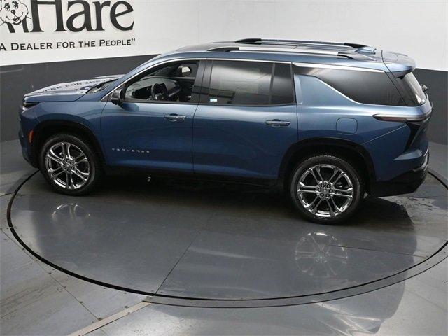Photo of 2025 Lakeshore Blue Metallic Chevrolet Traverse