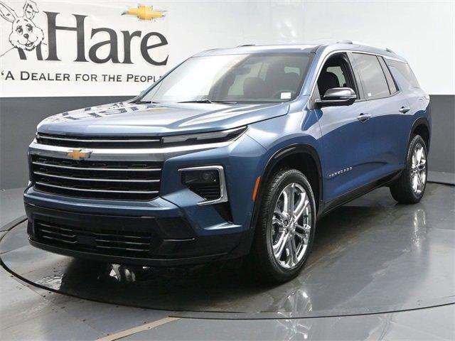Photo of 2025 Lakeshore Blue Metallic Chevrolet Traverse