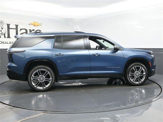 Photo of 2025 Lakeshore Blue Metallic Chevrolet Traverse